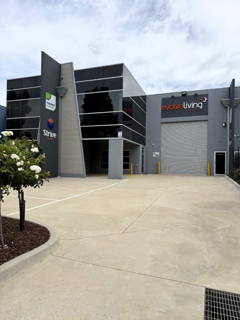 2/60 Barretta Road, RAVENHALL  VIC  3023